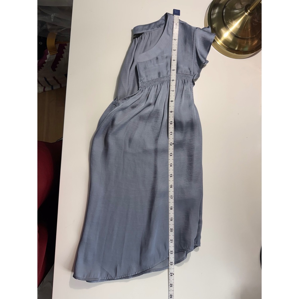 Banana Republic Ruffle Split Neck Satin Blouse Fade Into Blue Sleeveless Top S - Picture 9 of 9